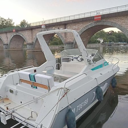 Bateau-Gite Sur Le Halage De La Mayenne L'Huisserie Exterior foto